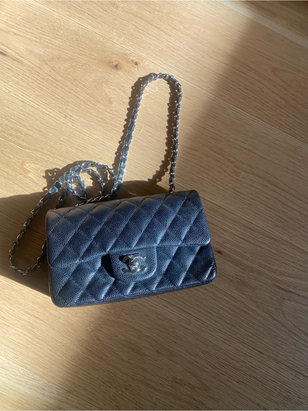 Mini rectangle flap